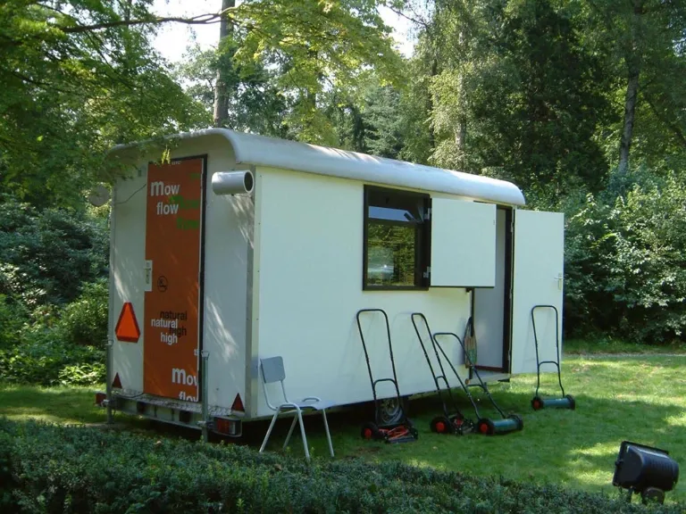 Teambuilding voor managers: Outdoor activiteit grasmaaien, verschillende choregrafieën